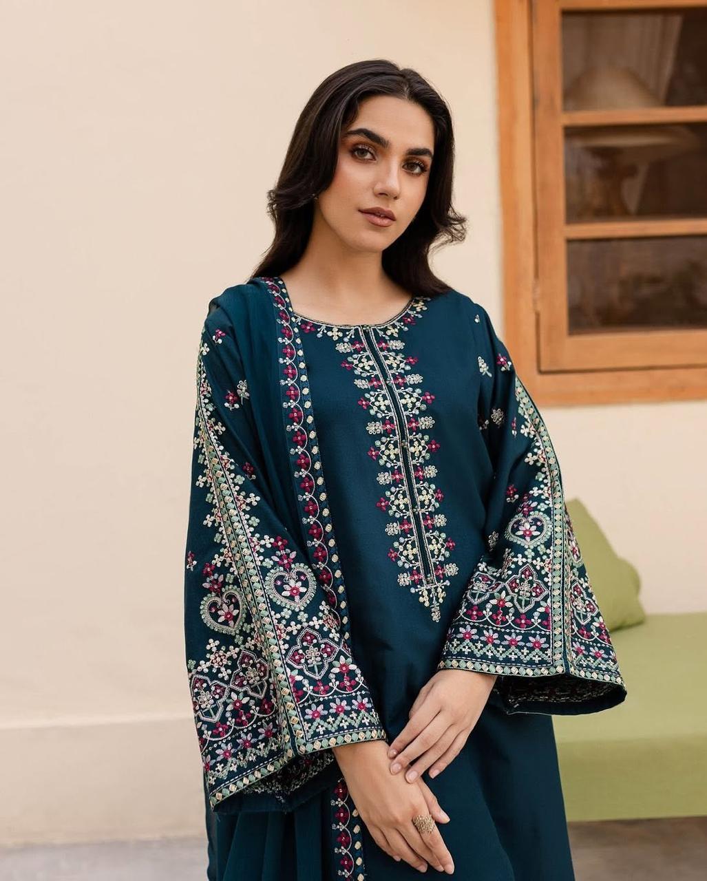 ✨ Adaab lawn 3PC – Elegance in Every Thread ✨