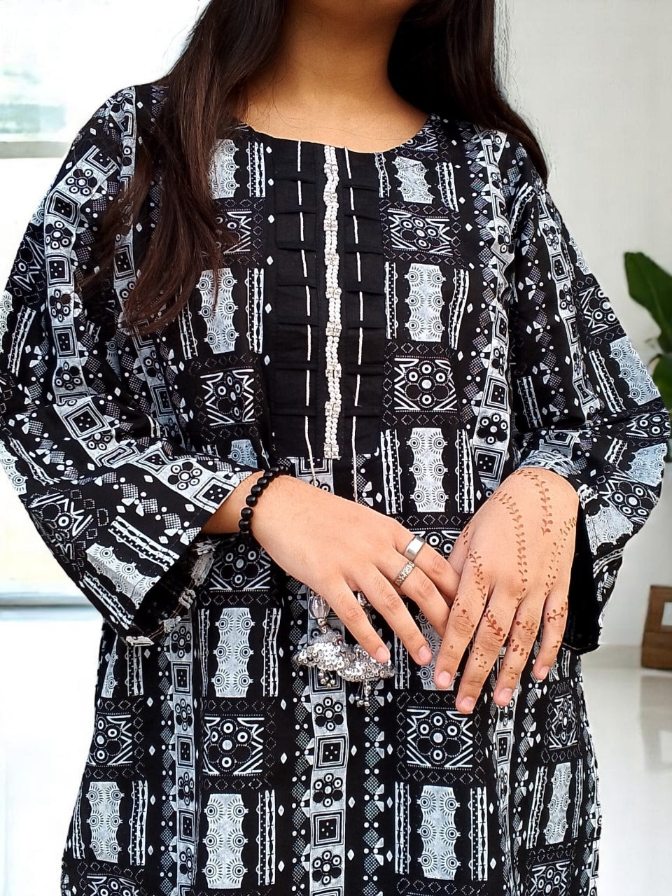 Elegant Lawn Cotton 2PC Set – Steam Printed Shirt, Regular Lenght 37 with Plain Flapper | CT11 | Rs. 2,150 (4)