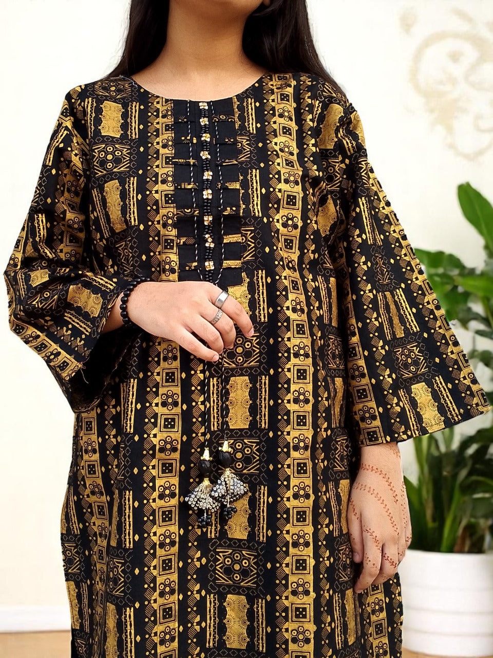 Elegant Lawn Cotton 2PC Set – Steam Printed Shirt, Regular Lenght 37 with Plain Flapper | CT11 | Rs. 2,150 (5)